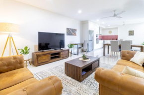 Executive Suite with Pool & Gym, 2 car parks